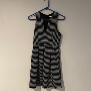 Francesca’s sleeveless v cut stripes dress